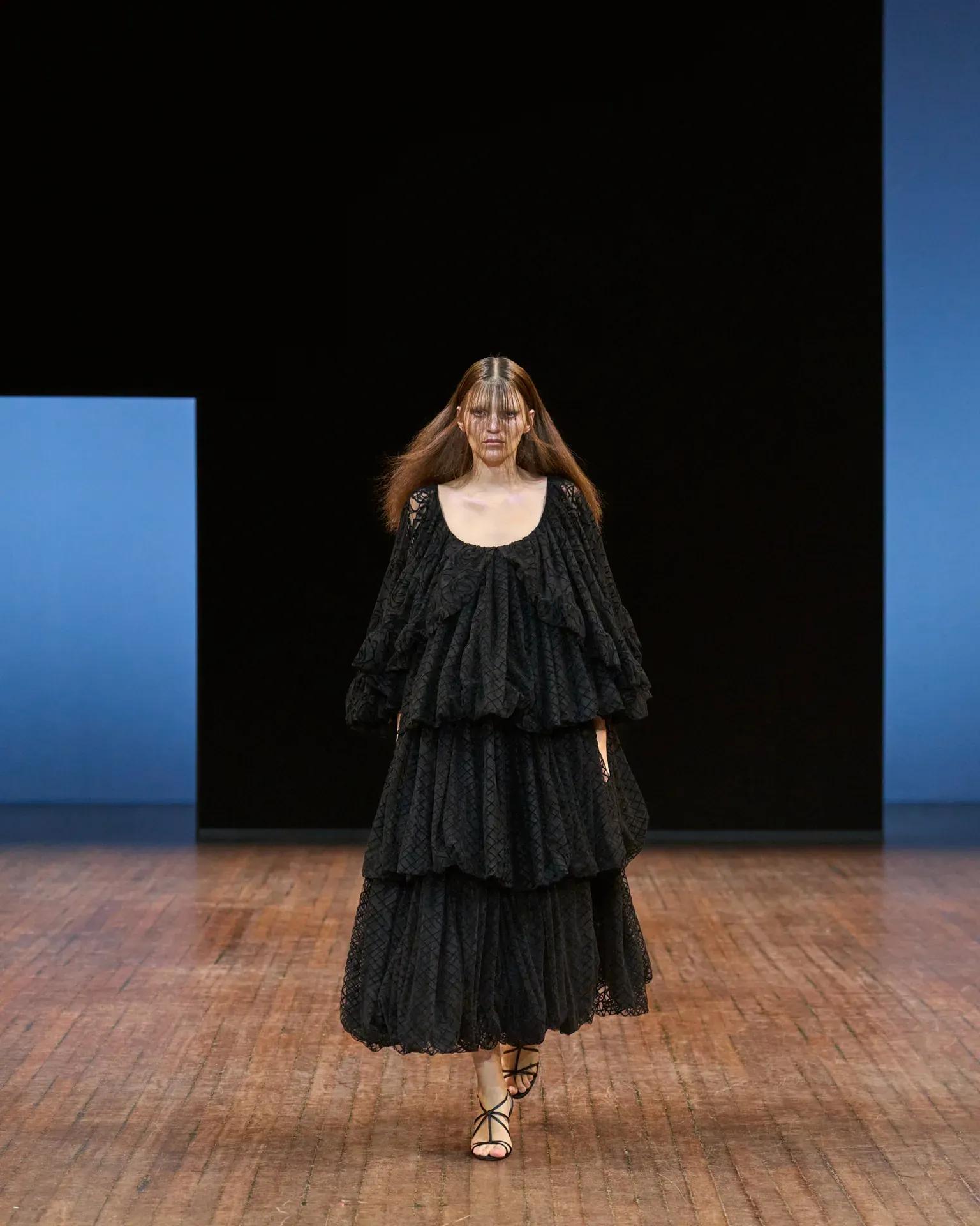 Viktor & Rolf HC F25 LOOK 016.webp